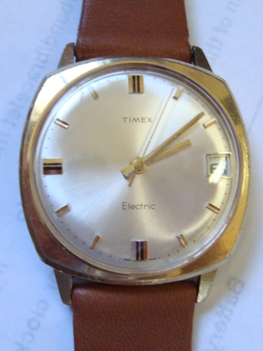 VINTAGE TIMEX ELECTRIC BACK SETTING ,RUN GREAT